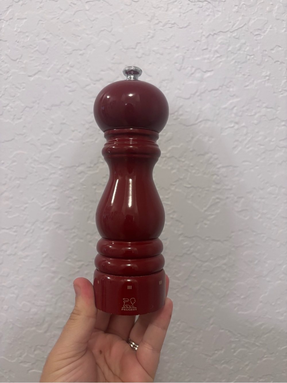 Peugeot pepper mill burgundy 7" Williams Sonoma